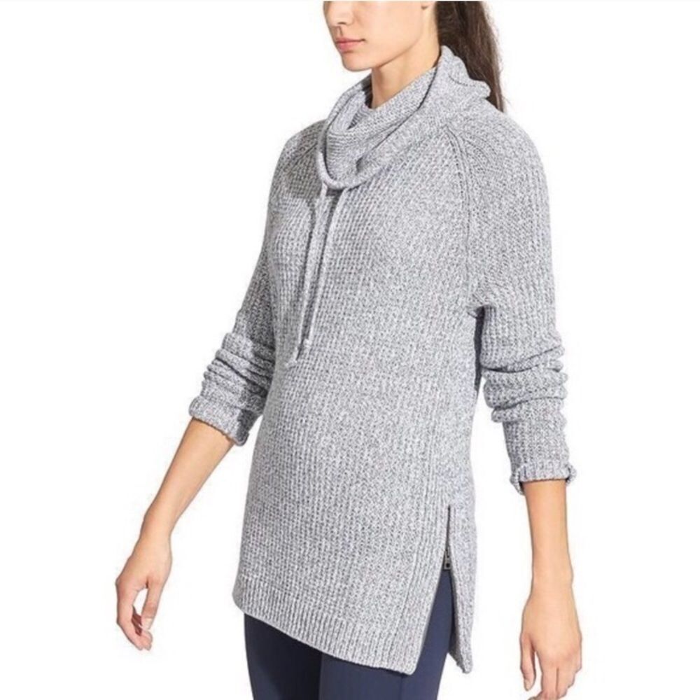 Athleta turtleneck sweater zipper sides size xxs
